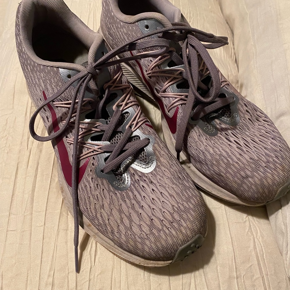 Nike tennis shoes